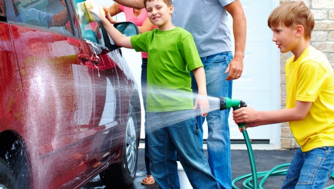 Pulire gli interni dell’auto Pulire gli interni dell’auto
