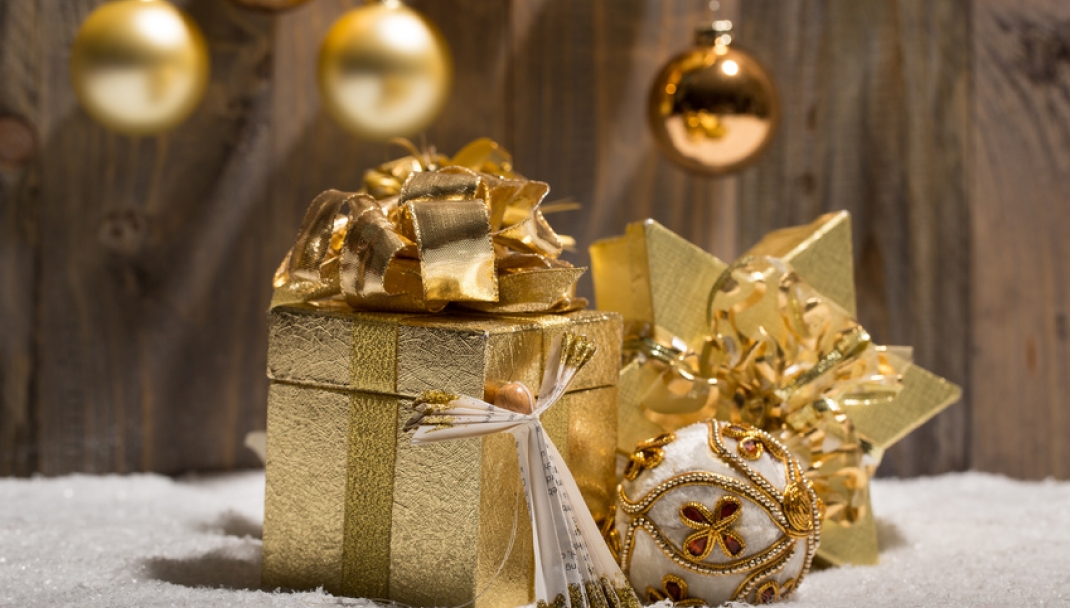 Puliti & Felici - Alla ricerca degli ultimi regali di Natale Puliti & Felici - Alla ricerca degli ultimi regali di Natale